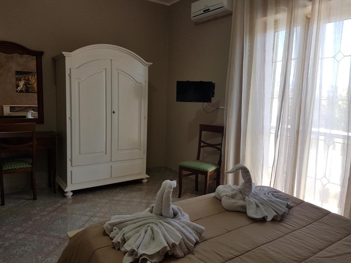 Magna Grecia Couette-café 3*